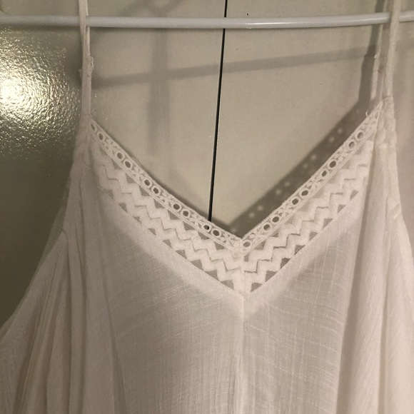 White Cold Shoulder Top with Stitching Detail - Picture 3 of 5
